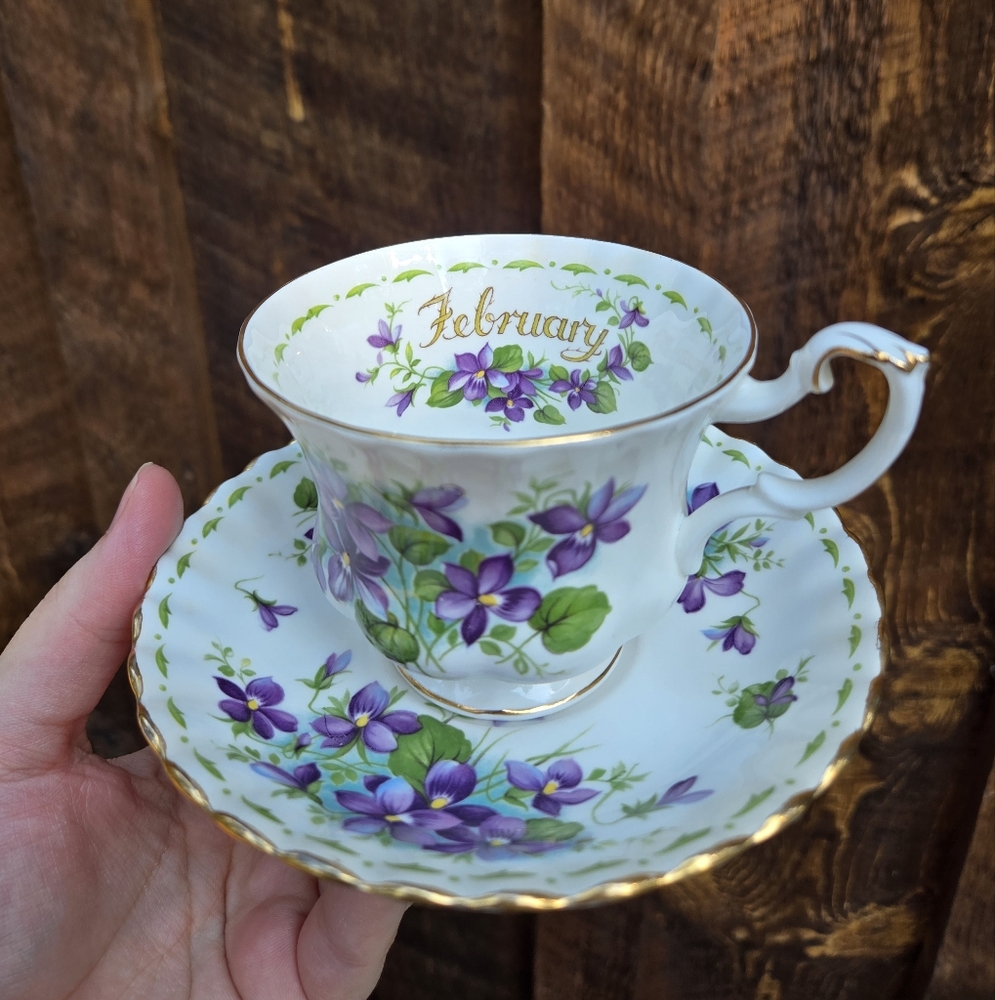 Royal Albert Violet Tea Cup